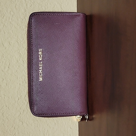 Michael Kors Handbags - MK Wallet